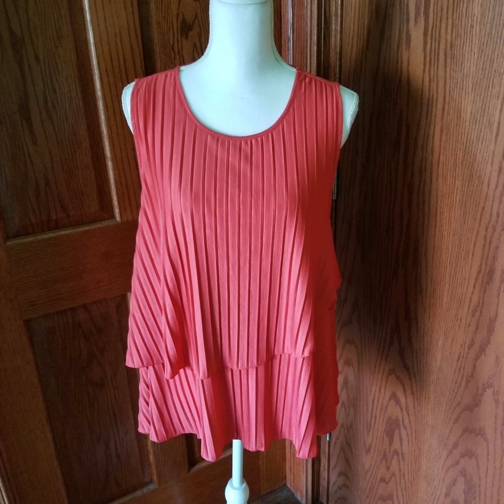Solid Ribbed Overlay Top - Picture 5 of 6